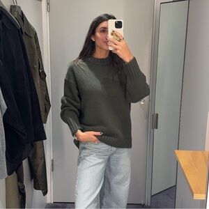 COS CHUNKY PURE CASHMERE CREW-NECK SWEATER IN SIZE XS IN GREEN